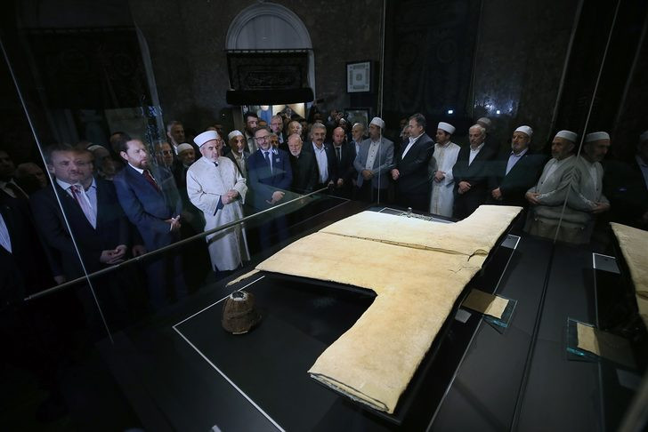 Hazreti Muhammed'in emaneti: Hırka-i Şerif ziyarete açıldı