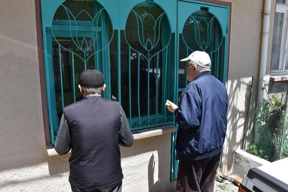 Bu evin altında gerçekten ''yatır'' var