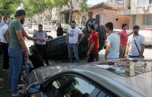 Test sürüşüne çıktığı lüks araçla kaza yaptı