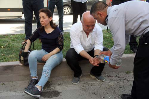 Test sürüşüne çıktığı lüks araçla kaza yaptı