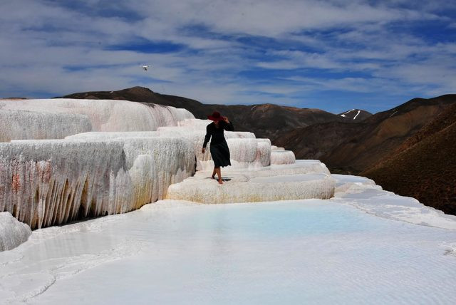 Görenler Pamukkale sanıyor ama burası Van !