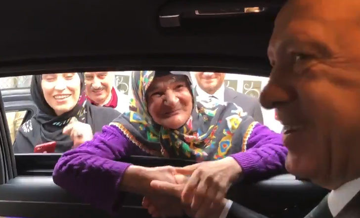 Yaşlı kadından Erdoğan'ın ''oyunu kime vereceksin'' soruna sürpriz yanıt