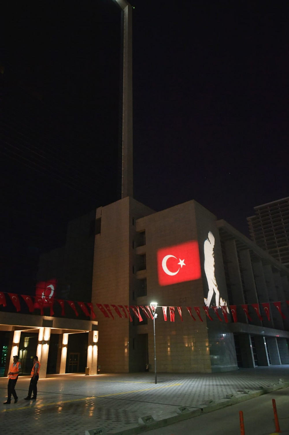 Ankara Büyükşehir Belediyesi'nden Nice Mutlu Yüzlere afişleri