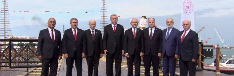 19 Mayıs töreninde liderlerden birlik pozu