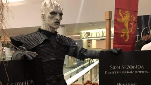 Game of Thrones dizisinde ölenler için İstanbul'da lokma dağıtıldı