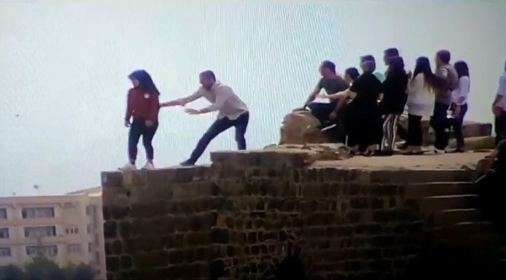 İntihara kalkışan genç kızı polis son anda kurtardı