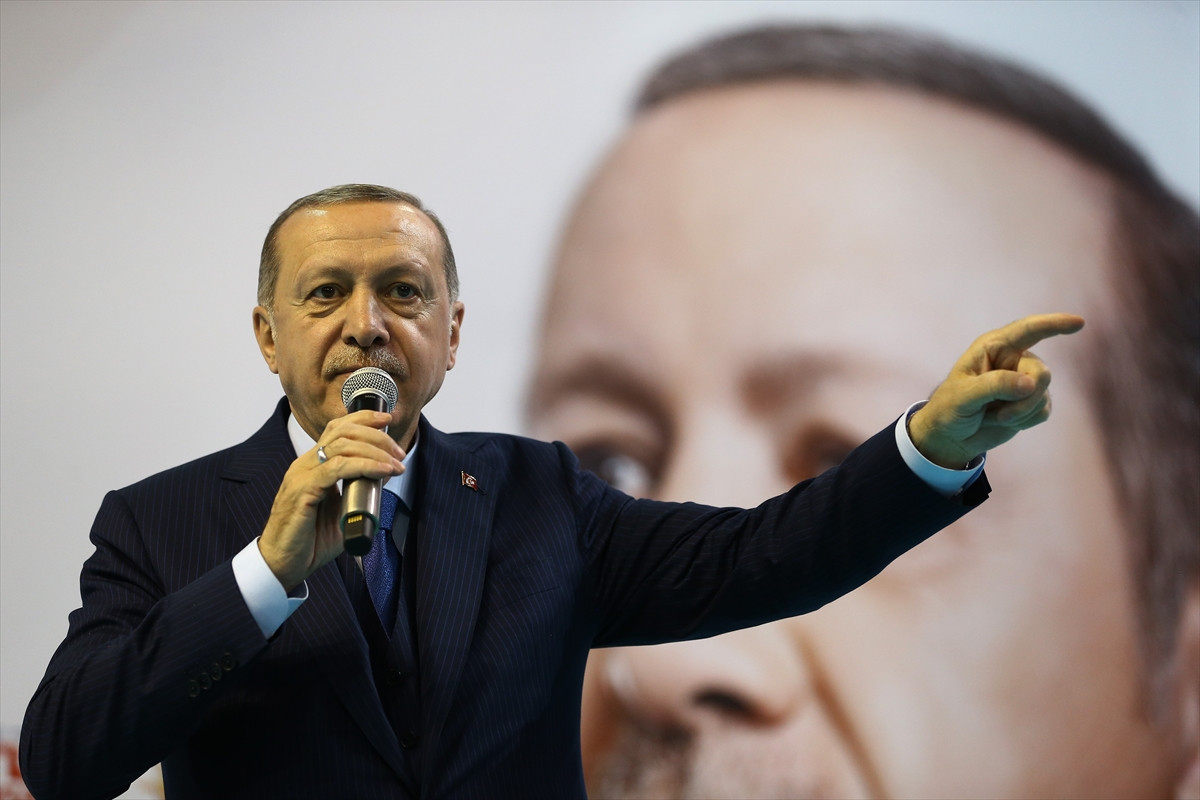 Erdoğan oy hırsızlığı iddiasını ''hırsızlık burada'' diyerek açıkladı