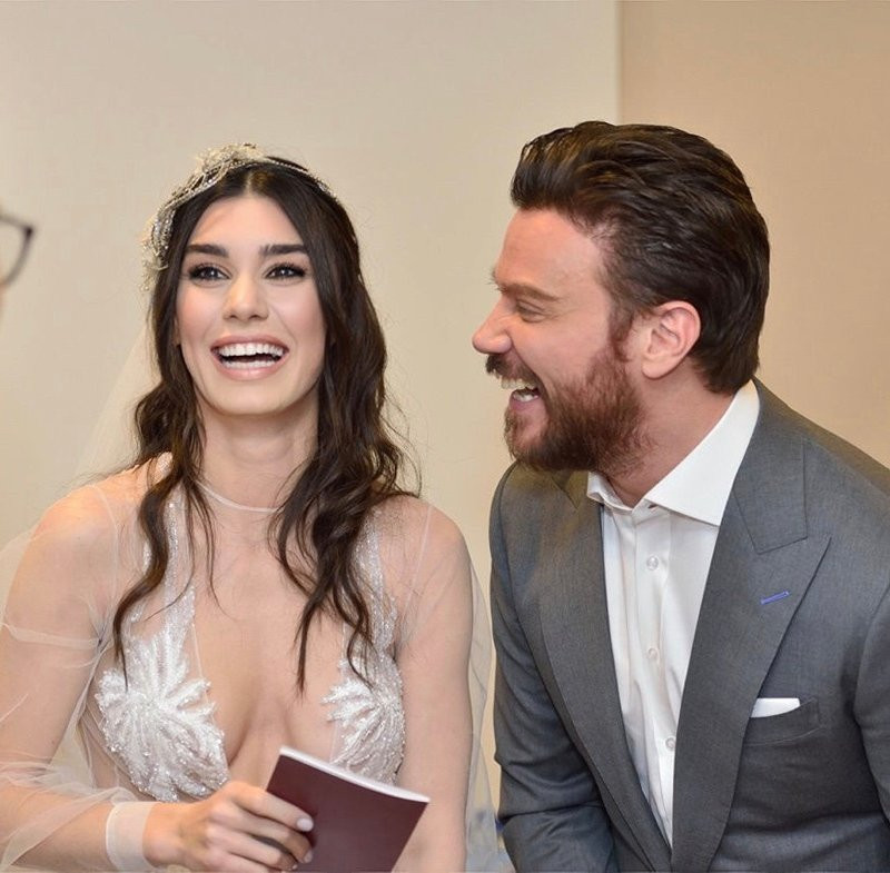 Sinan Akçıl ve Burcu Kıratlı boşanıyor