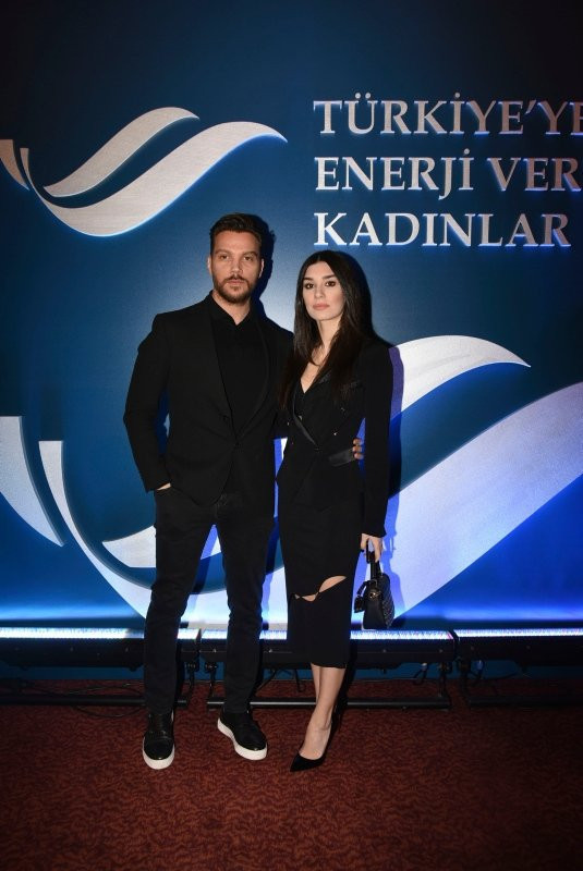 Sinan Akçıl ve Burcu Kıratlı boşanıyor