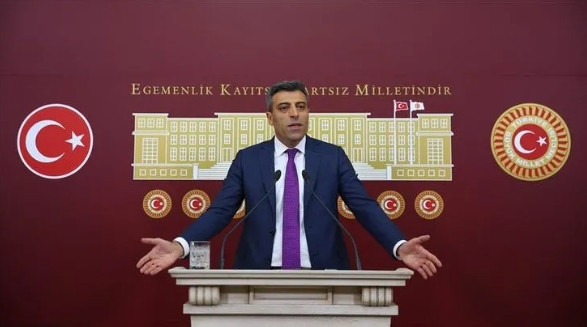 Gül, Davutoğlu, Babacan derken... Bir yeni parti adımı daha !
