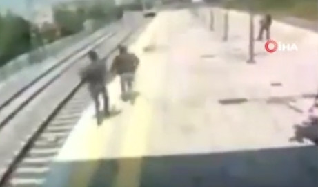 İstanbul'da intihar eden kadının son andaki kurtuluşu kamerada