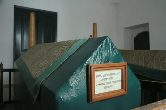 Dolmabahçe Sarayı'nda 200 yıllık bilinmeyen türbe bulundu