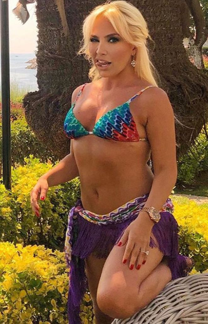Lerzan Mutlu da ''bikinili paylaşım'' sezonunu açtı