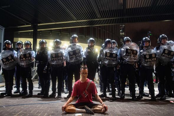 Hong Kong'ta gerilim tırmanıyor