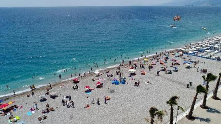 Antalya'da flaş karar ! Suriyelilere ''plaj'' yasaklandı !