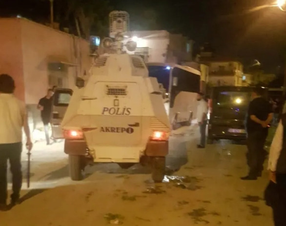 Suriyeliler mahalleyi savaş alanına çevirdi: 11 yaralı !