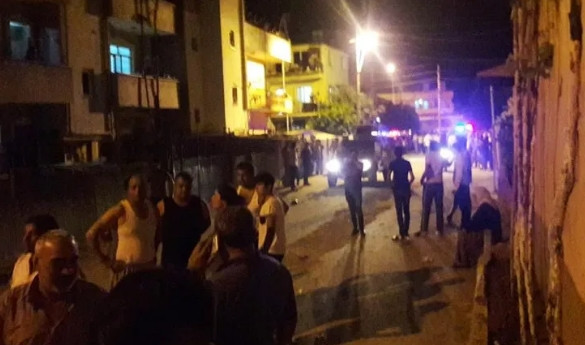 Suriyeliler mahalleyi savaş alanına çevirdi: 11 yaralı !