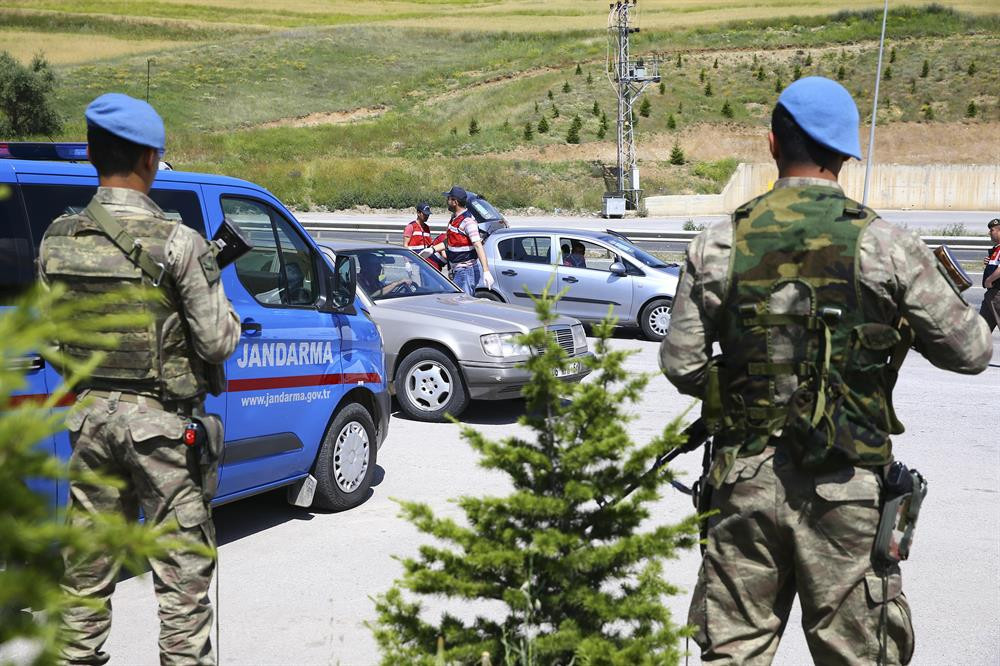 Jandarma tarihinde bir ilk ! Binlerce tim görevde...