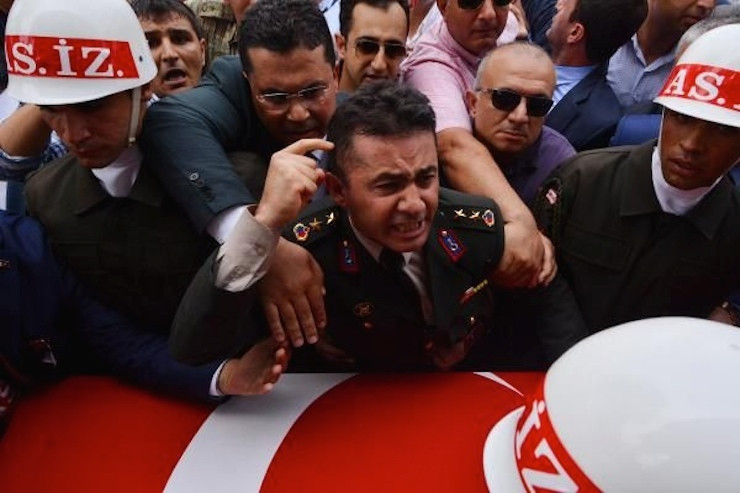 ''FETÖ üyeliğinden'' yargılanan Yarbay Alkan beraat etti !