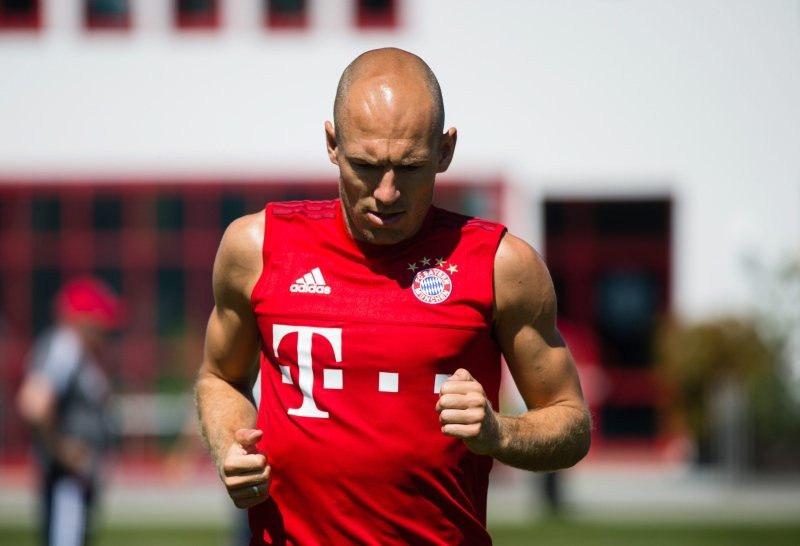 Hollanda basını Robben'i Türk devine yazdı
