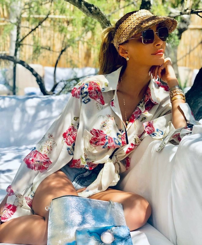 Özge Ulusoy’un sevgilisi Faruk Çolakoğlu kesenin ağzını açtı