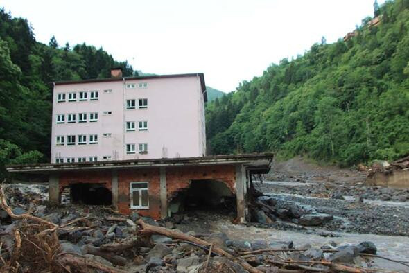 Trabzon'da sel: Ölü sayısı 4'e yükseldi