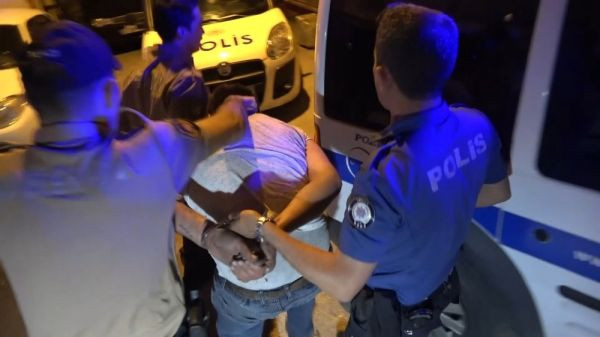 Polisi tornovidayla yaralayıp, silah çekti