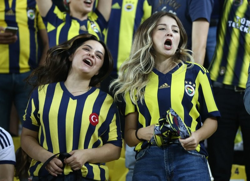 Fenerbahçe'de kombinelere yapılan zam tepki çekti