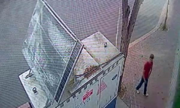 Üniversiteli kızlara cinsel organını gösteren sapık: Eşim gidince boşluğa düştüm - Resim : 1