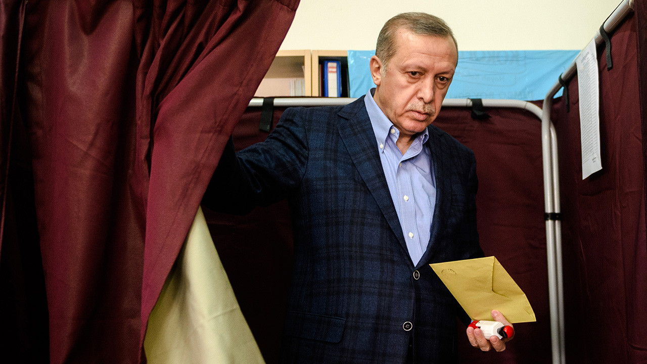 Erdoğan anketleri görünce ''miting ayarlayın'' dedi