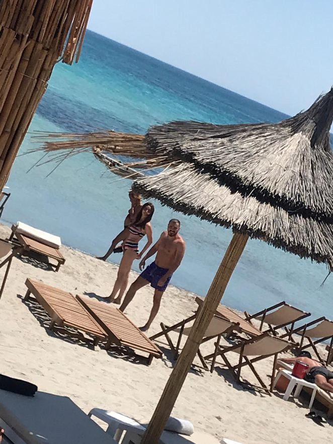 Plajda aşk başkadır!