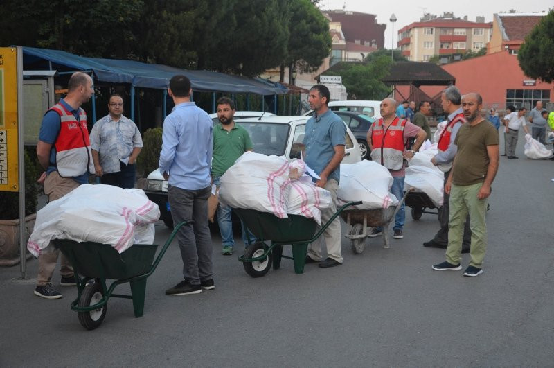 Oy pusulaları okullara böyle taşındı