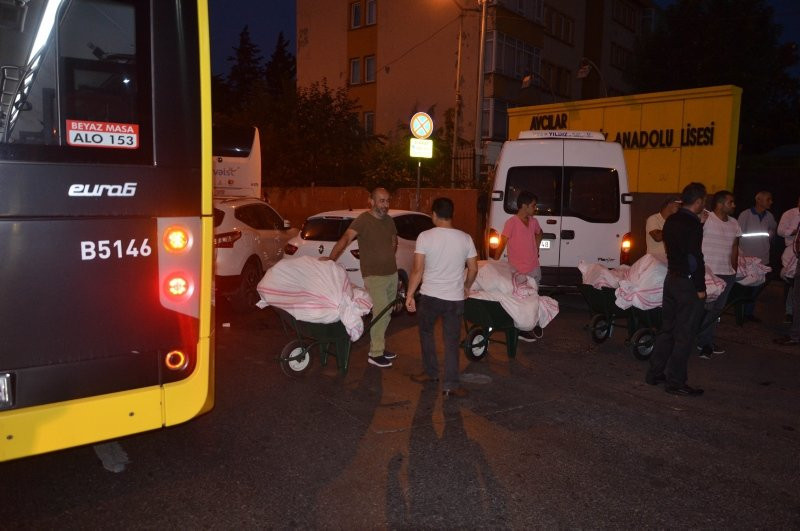 Oy pusulaları okullara böyle taşındı