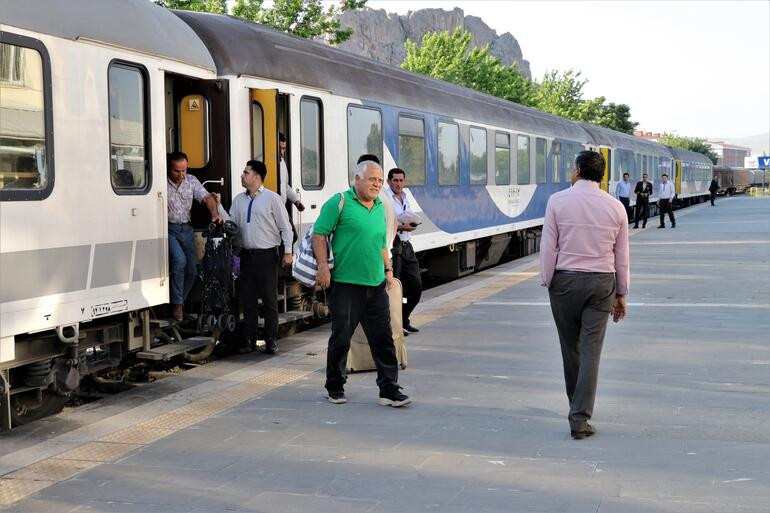 Tahran-Van arası tren seferleri yeniden başladı