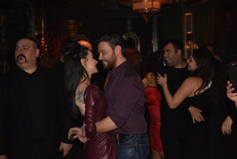 Burcu Kıratlı’dan romantik paylaşım: İyi ki benim kocamsın