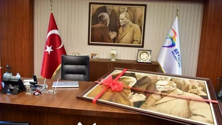 İndirilen Atatürk tablosu İBB'ye geri dönüyor