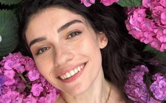 Hazar Ergüçlü'den filtresiz paylaşımına beğeni yağdı