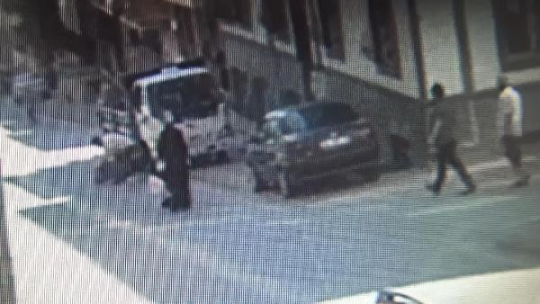 İstanbul'da genç kadına uçan tekme kamerada