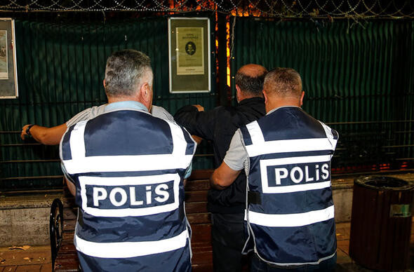 Ankara'da 300 polisli dev operasyon ! Gizli bölmede yakalandı - Resim: 2
