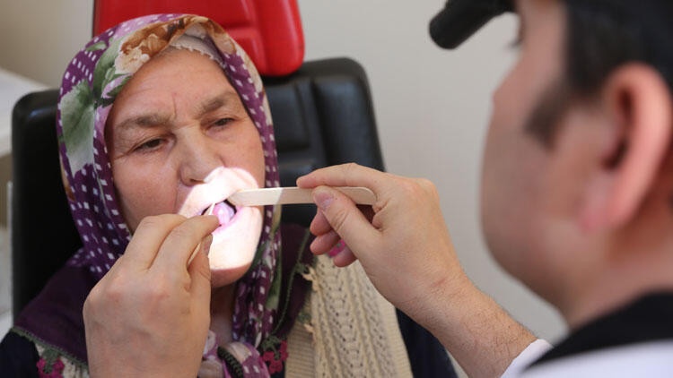 Dişi kırılan kadın dil kanseri oldu, dilini kestiler