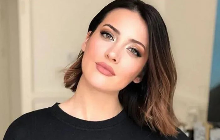 İrem Sak'tan havuz pozu