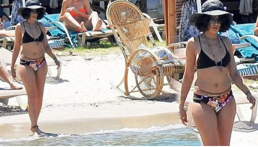 Güzel oyuncu Selin Şekerci bikiniye sığamadı