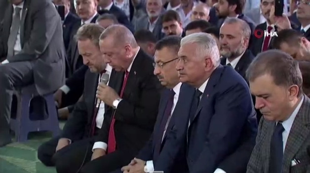 Erdoğan, şehitler için Kur’an-ı Kerim okudu
