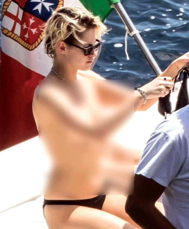 Kristen Stewart, üstsüz güneşlenirken görüntülendi