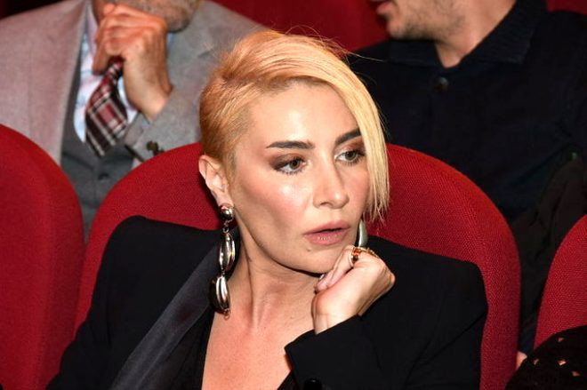 Sosyal medyada yeni akım: İşte ünlülerin yaşlı halleri