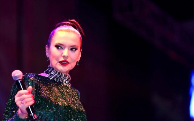 Sosyal medyada yeni akım: İşte ünlülerin yaşlı halleri