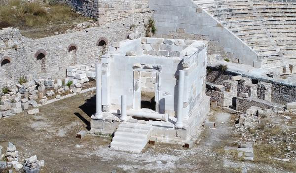 Restorasyon skandalı fırtınayla ortaya çıktı