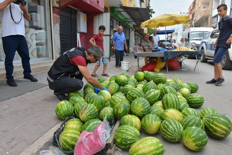 Yer: Adana! Polis eldiveni giyip...