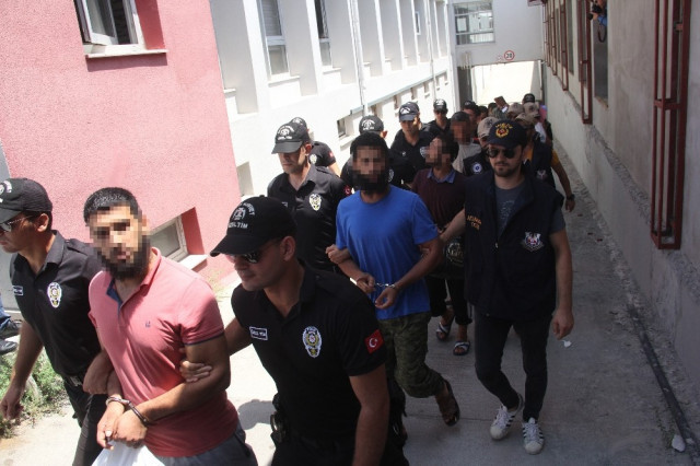 Adana'da fırıncıları haraca bağlayan DEAŞ'lılar tutuklandı