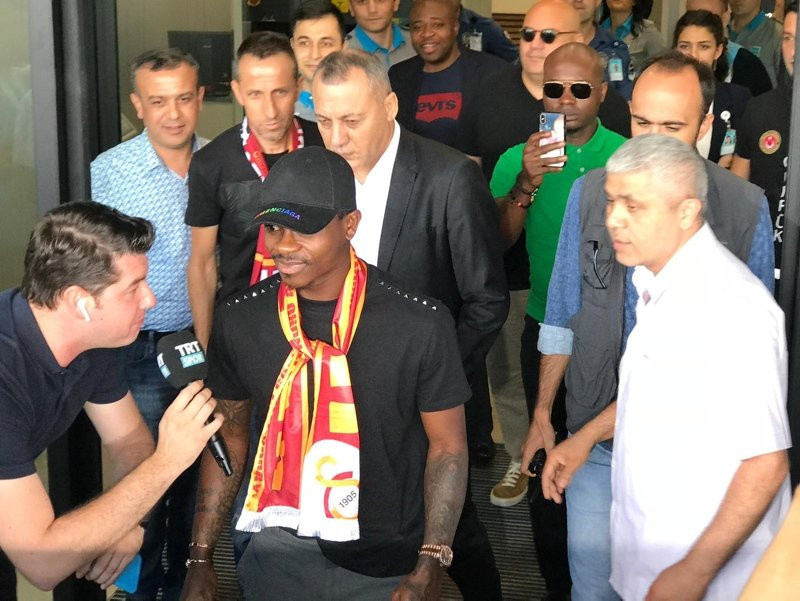 Galatasaray'ın yeni transferi Jean Michael Seri İstanbul'a geldi